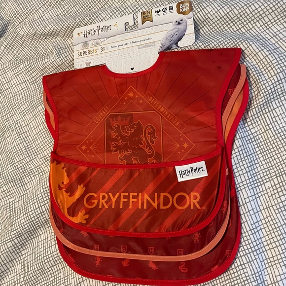 New 6-24m Harry Potter Gryffindor Bumkins waterproof bibs. 3 pack. BNWT Red - Picture 2 of 3